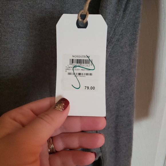 Holiday Leith v-neck sweater dress - Picture 5 of 8